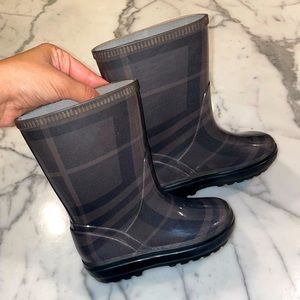 Authentic grey Burberry kids rubber nova check rain boots for toddlers